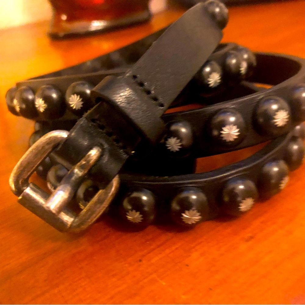 RONALD PINEAU BLACK LEATHER BELT BLACK & SILVER STARBURST CABOCHON STUDS SZ XL